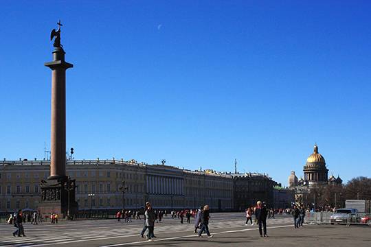 Фестиваль по случаю Дня туризма проходит в Санкт-Петербурге